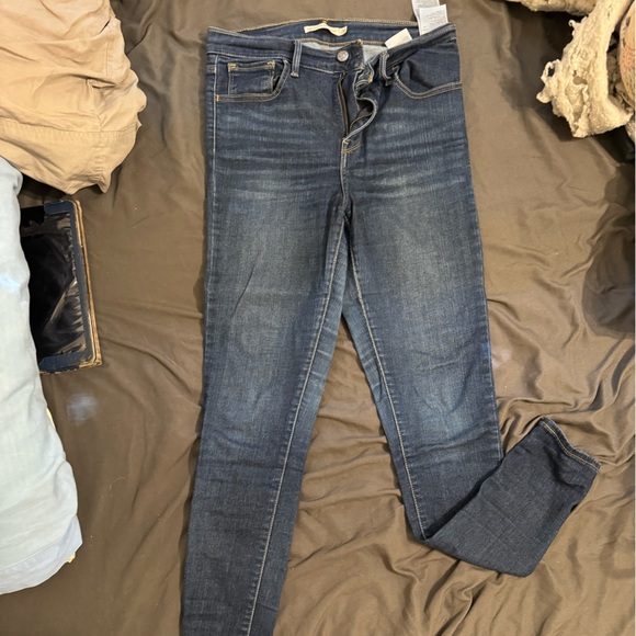 Levi’s 720 High Rise Skinny jeans! - Picture 2 of 3